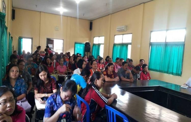 Pelaksanaan Test Tulis dan Wawancara Tenaga Kesehatan Teladan
